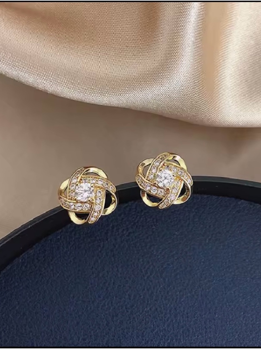 Love Knot Studs Earrings